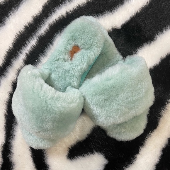 LAMB FUR SLIPPERS - Picture 4 of 5